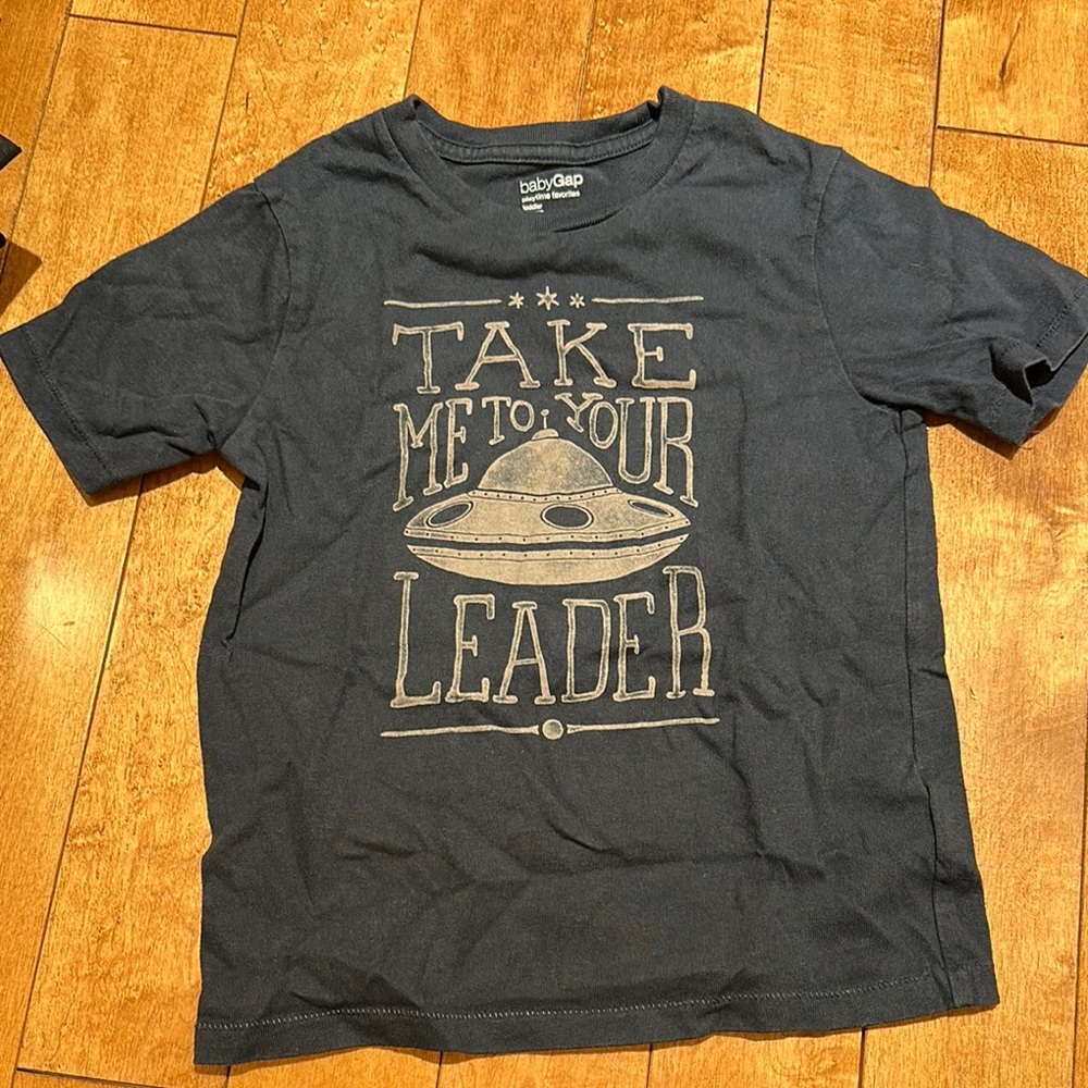 GAP kids Graphic Kids T-Shirt size 4